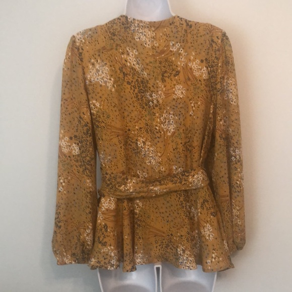 Loft Top - Picture 4 of 5